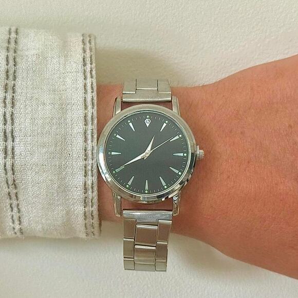 Y2K Silver Quartz Watch with Black Minimal Dial Unisex 8.5" New - Picture 1 of 8